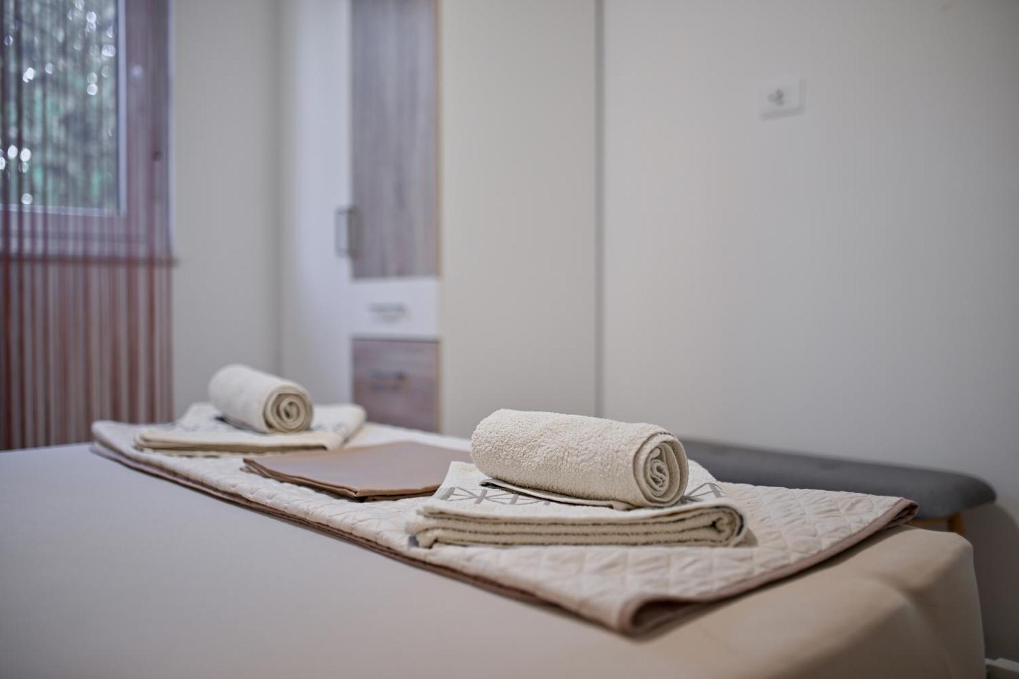Holiday Home Aprilis With Pool, Jacuzzi And Sauna Galovac  Exterior foto