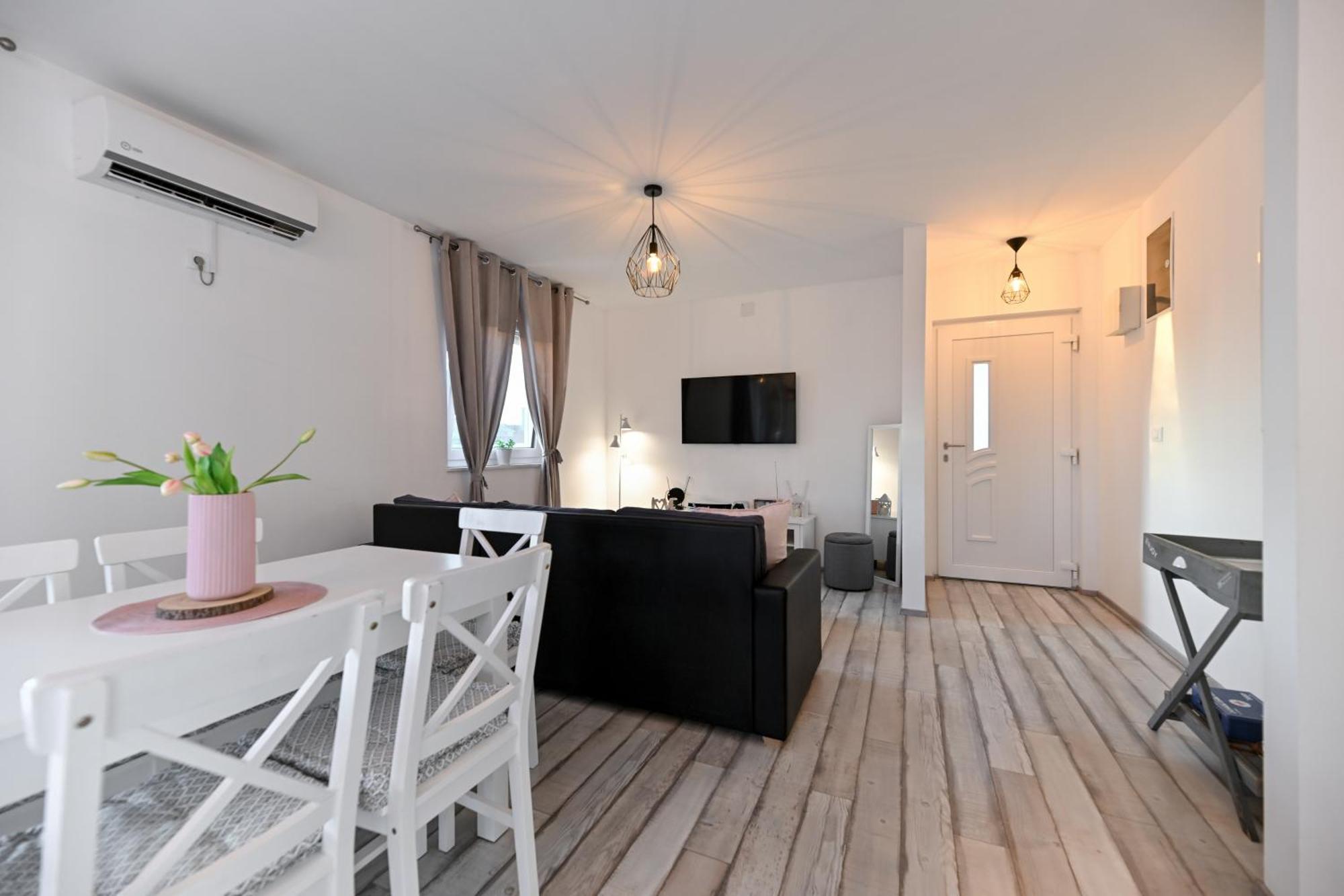 Holiday Home Aprilis With Pool, Jacuzzi And Sauna Galovac  Exterior foto