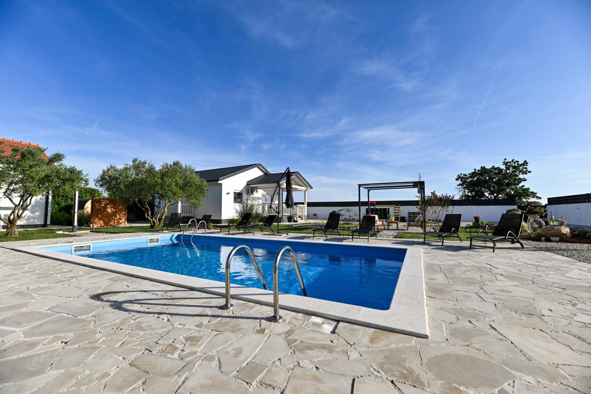 Holiday Home Aprilis With Pool, Jacuzzi And Sauna Galovac  Exterior foto