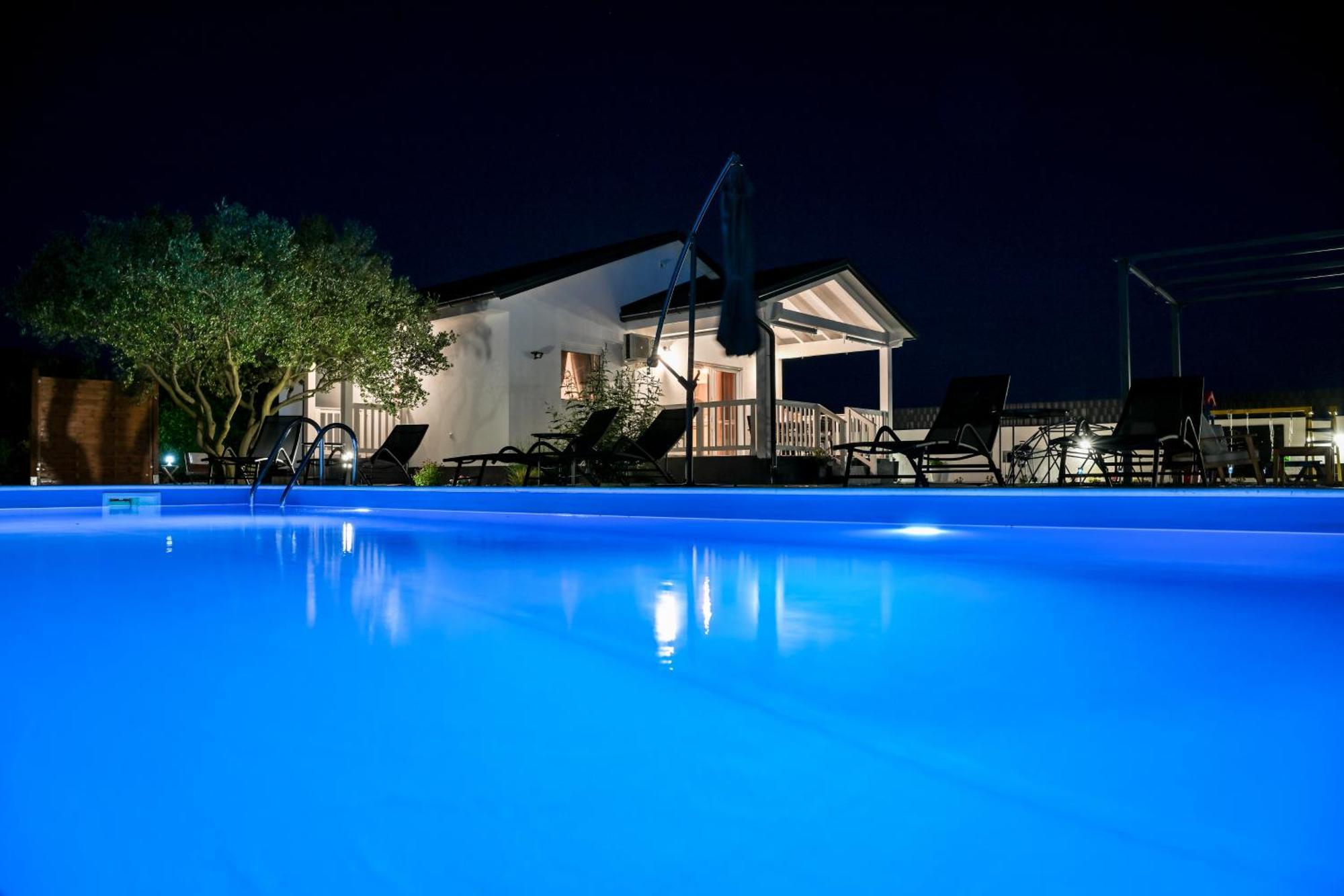 Holiday Home Aprilis With Pool, Jacuzzi And Sauna Galovac  Exterior foto