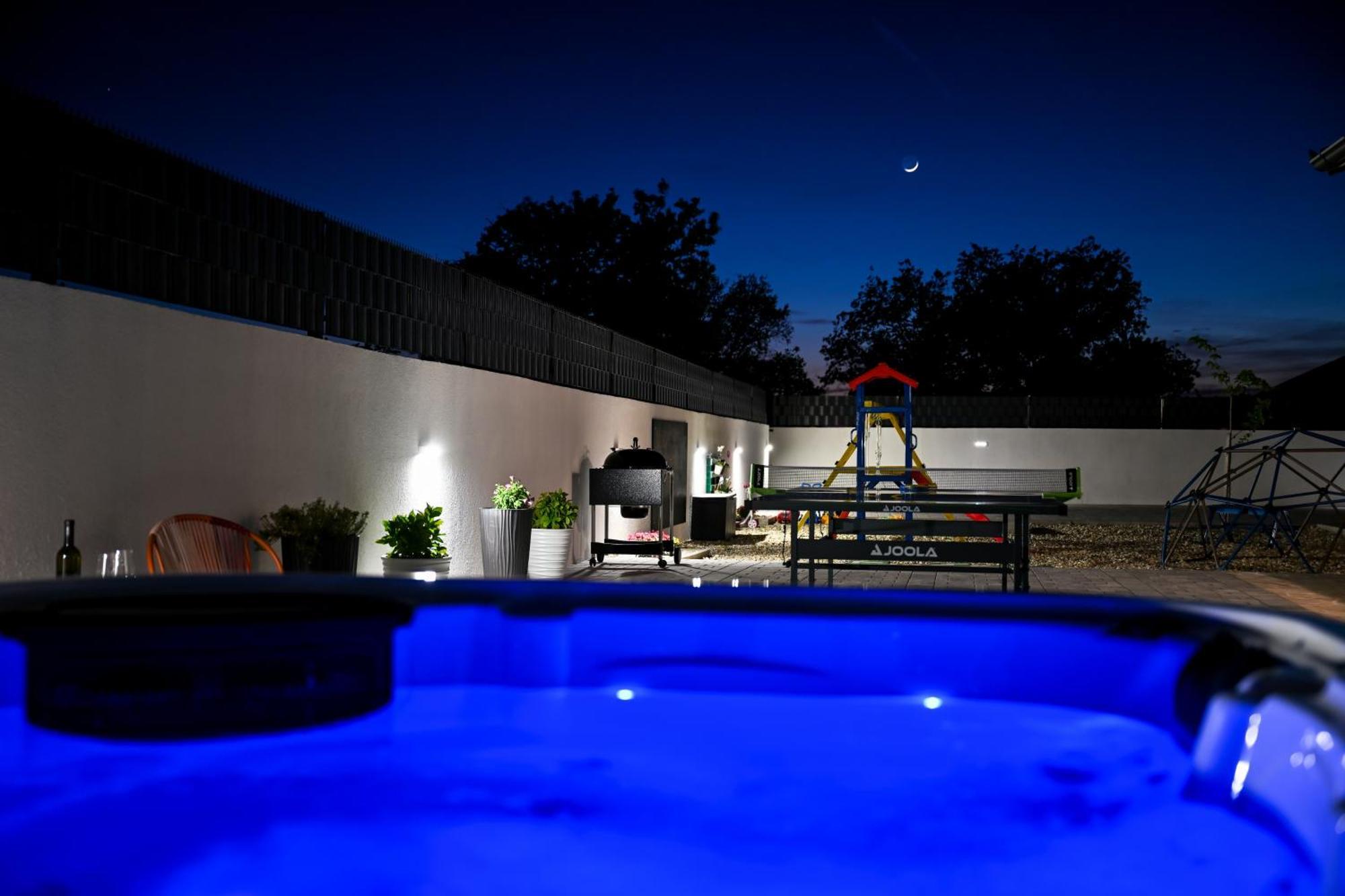 Holiday Home Aprilis With Pool, Jacuzzi And Sauna Galovac  Exterior foto