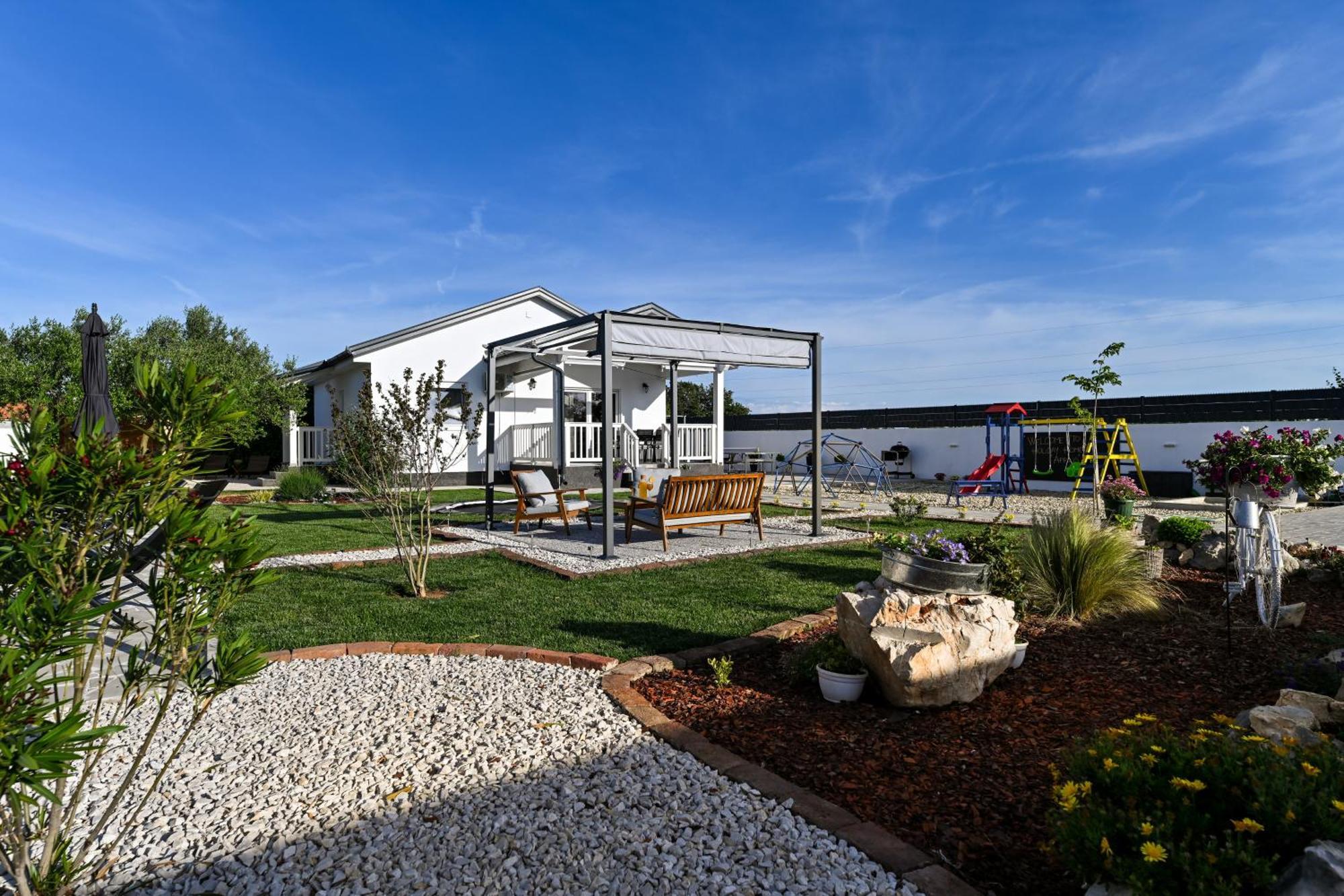 Holiday Home Aprilis With Pool, Jacuzzi And Sauna Galovac  Exterior foto