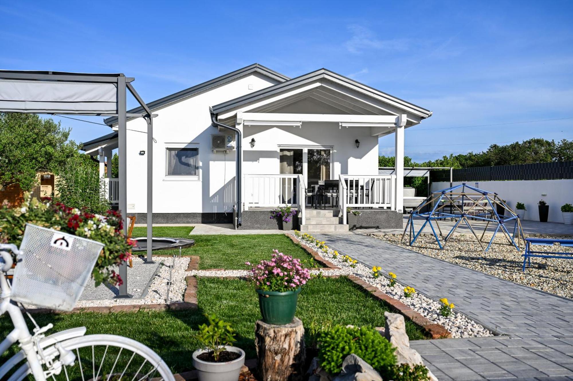 Holiday Home Aprilis With Pool, Jacuzzi And Sauna Galovac  Exterior foto