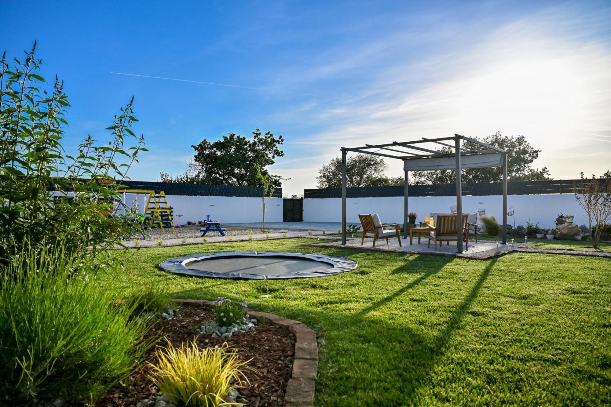 Holiday Home Aprilis With Pool, Jacuzzi And Sauna Galovac  Exterior foto